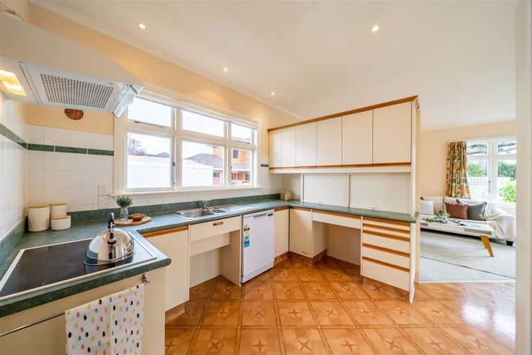 Photo of property in 57 Pohutukawa Street, Woburn, Lower Hutt, 5010