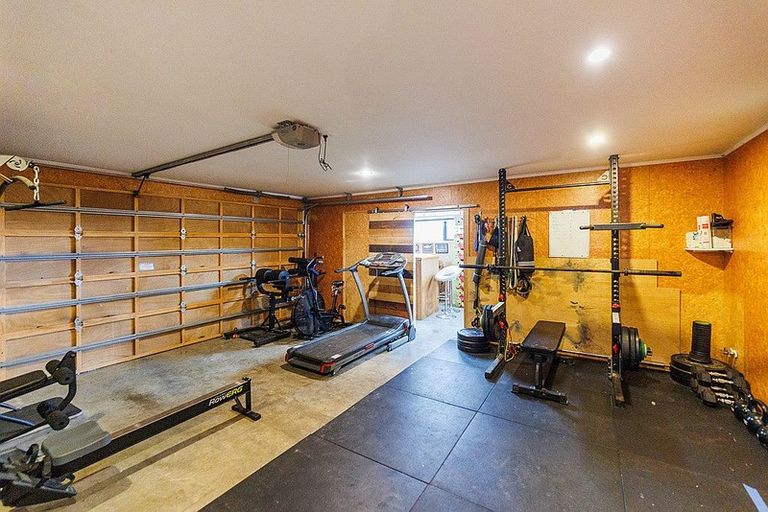 Photo of property in 51 Ruapehu Drive, Fitzherbert, Palmerston North, 4410