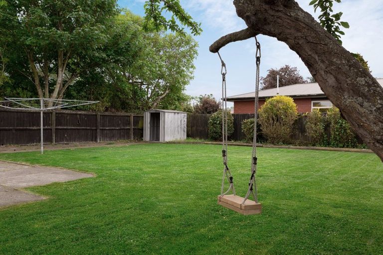 Photo of property in 77 Daniels Road, Redwood, Christchurch, 8051