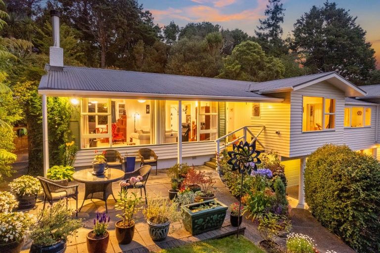 Photo of property in 39 Blue Mountains Road, Silverstream, Upper Hutt, 5019