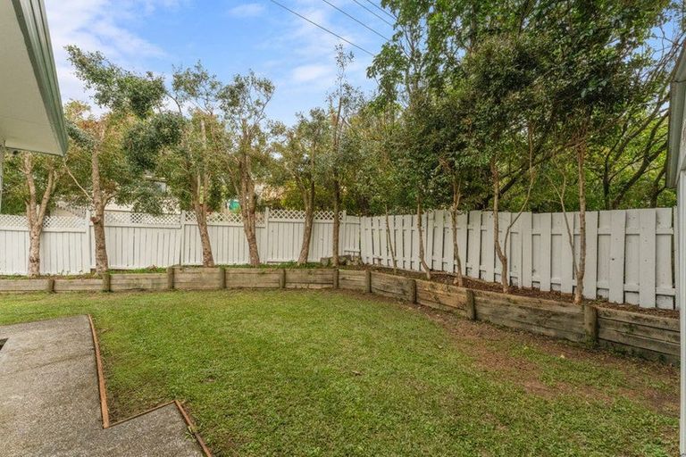 Photo of property in 33a Lilburn Crescent, Massey, Auckland, 0614
