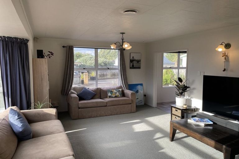 Photo of property in 13 Matthew Place, Kawaha Point, Rotorua, 3010