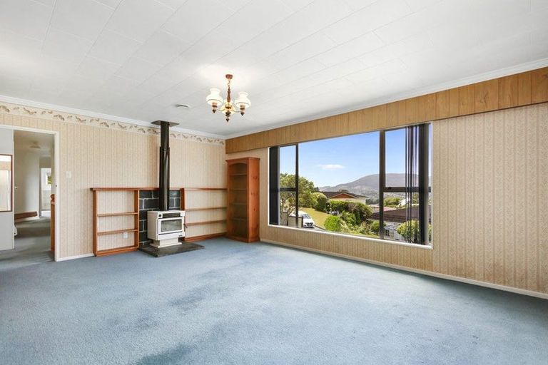 Photo of property in 4 Saint Hildas Glade, Tawa, Wellington, 5028