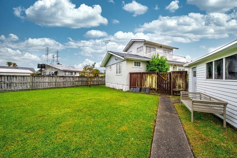 Photo of property in 109 Edgewater Drive, Pakuranga, Auckland, 2010