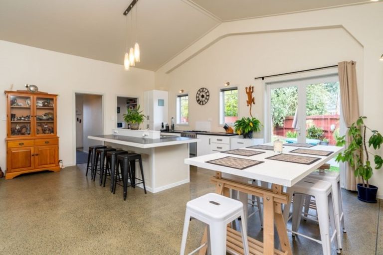 Photo of property in 10 Bootmaker Avenue, Waipu, 0510