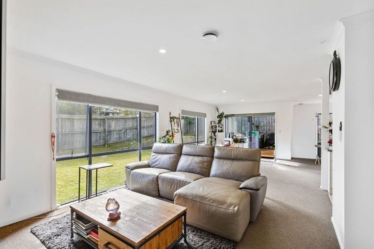 Photo of property in 12 Roy Maloney Drive, Henderson, Auckland, 0612