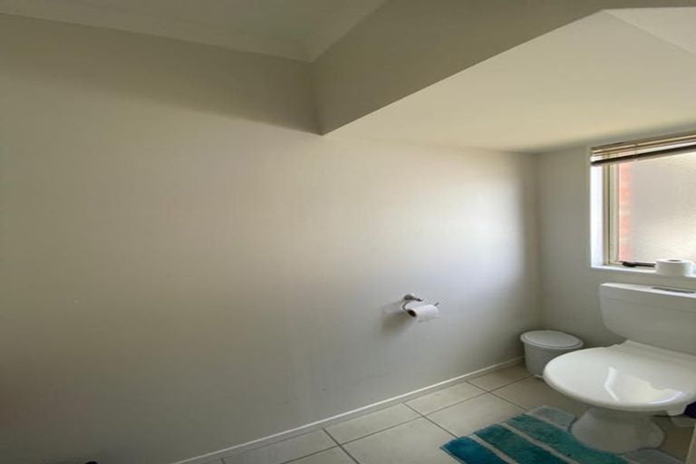 Photo of property in 44 Brashier Circle, Sunnyvale, Auckland, 0612