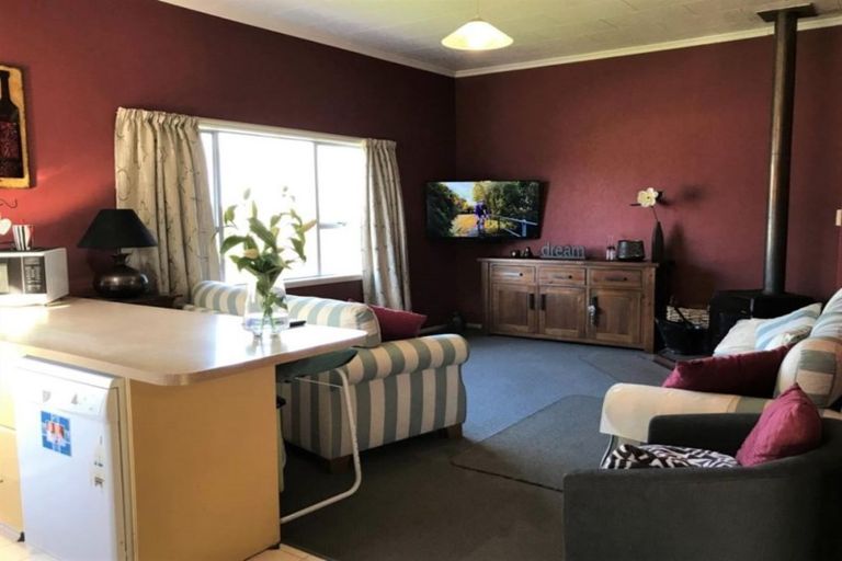 Photo of property in 216 Clyde Street, Balclutha, 9230