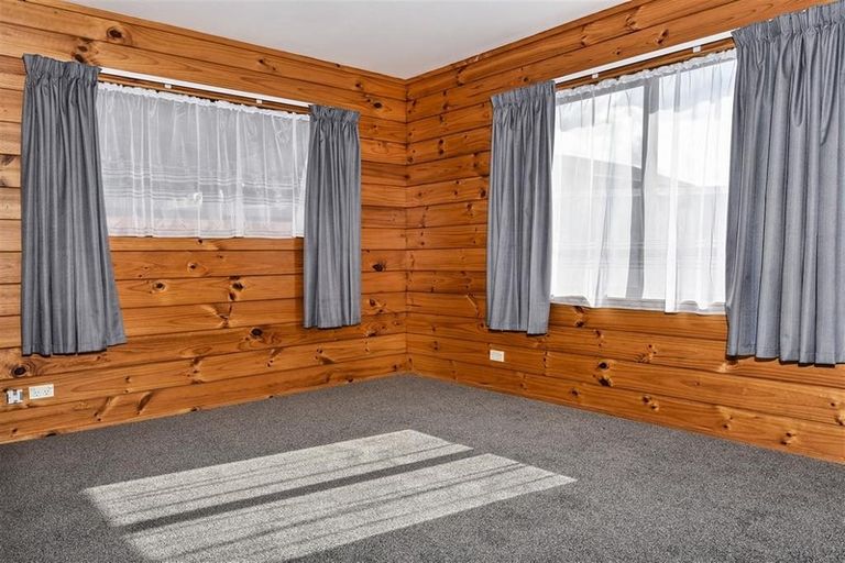 Photo of property in 1036a Great North Road, Point Chevalier, Auckland, 1022