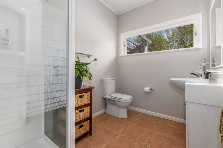Photo of property in 6 Leybourne Avenue, Waikanae, 5036