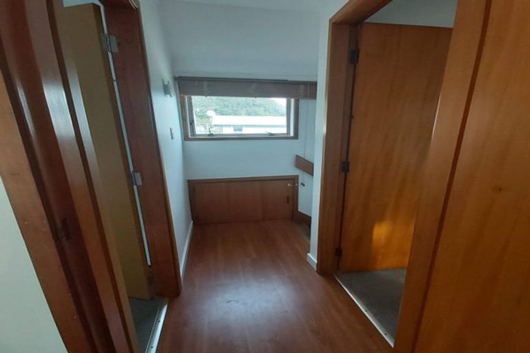 Photo of property in 2/249 Muritai Road, Eastbourne, Lower Hutt, 5013