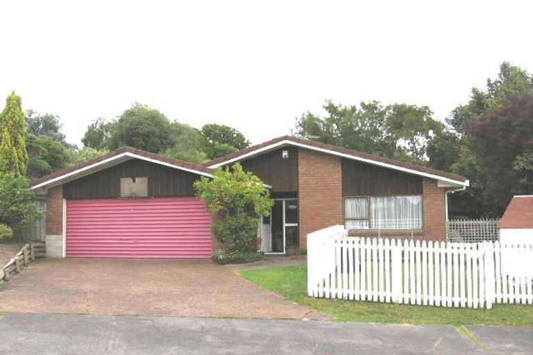 Photo of property in 17 Manutara Avenue, Forrest Hill, Auckland, 0620