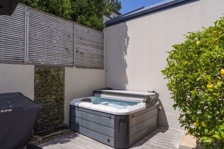 Photo of property in 323 Kennedys Bush Road, Kennedys Bush, Christchurch, 8025