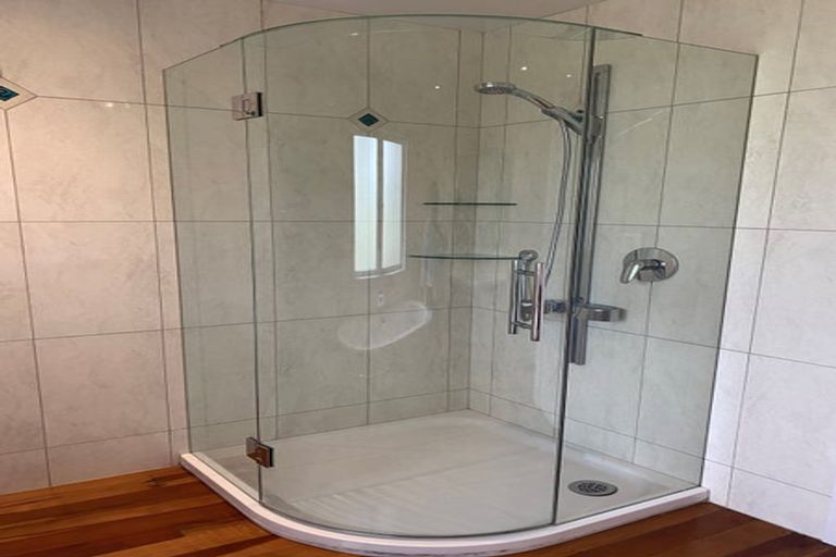 Photo of property in 26 West Lynn Road, Titirangi, Auckland, 0604