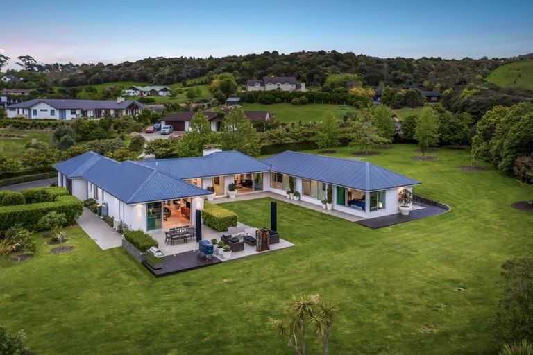 Photo of property in 40 Rautahi Terrace, Redvale, Albany, 0792