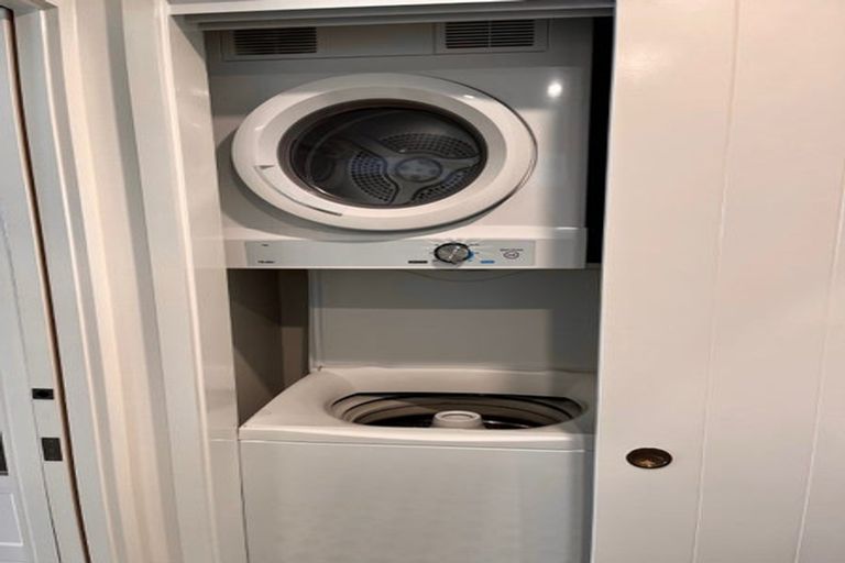 Photo of property in 129a Marine Parade, Mount Maunganui, 3116