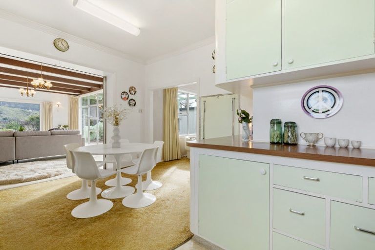 Photo of property in 39 Coates Street, Tawa, Wellington, 5028