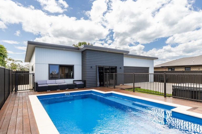 Photo of property in 35 Flanders Avenue, Onekawa, Napier, 4110