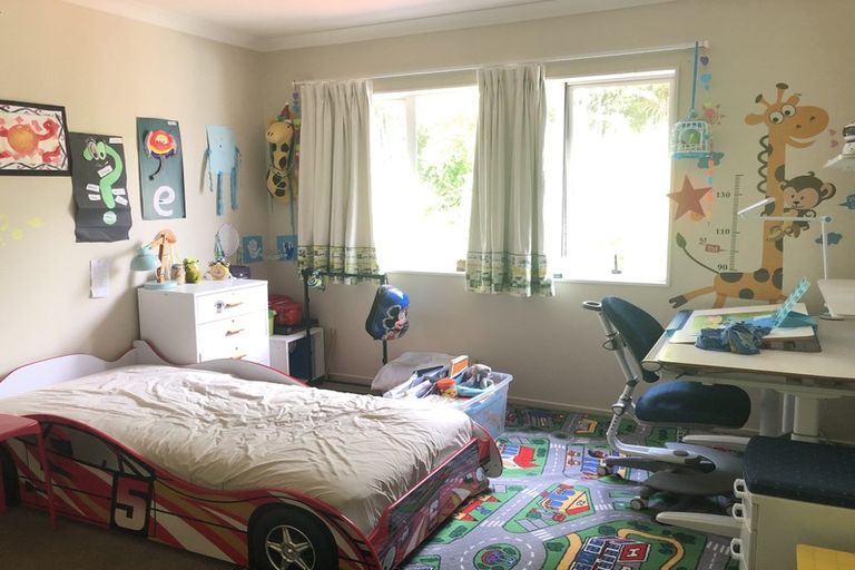 Photo of property in 46 Kate Sheppard Avenue, Torbay, Auckland, 0630