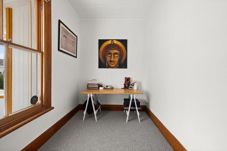 Photo of property in 15 Sealy Road, Bluff Hill, Napier, 4110