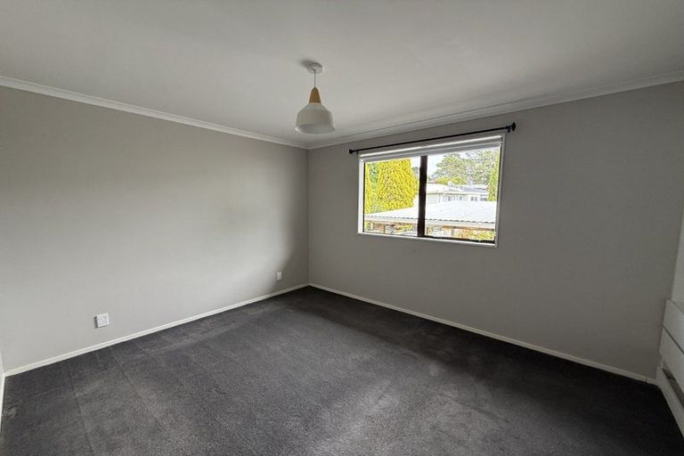 Photo of property in 2/14 Moxham Grove, Massey, Auckland, 0614