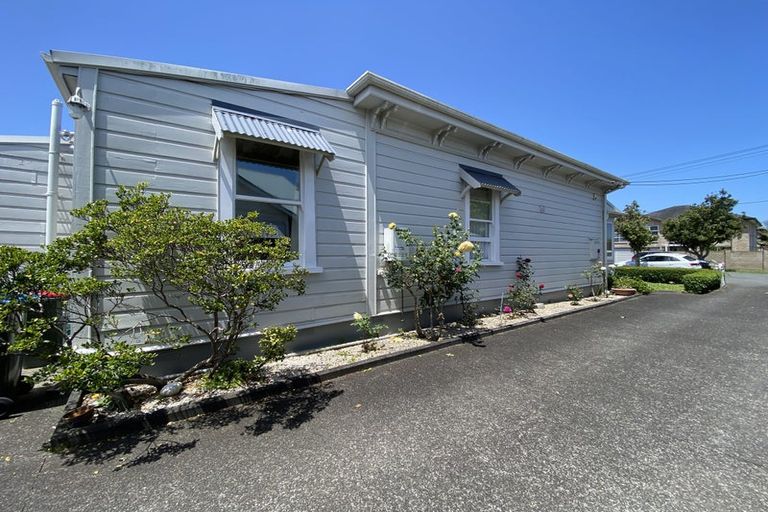 Photo of property in 8 Waipani Road, Te Atatu Peninsula, Auckland, 0610