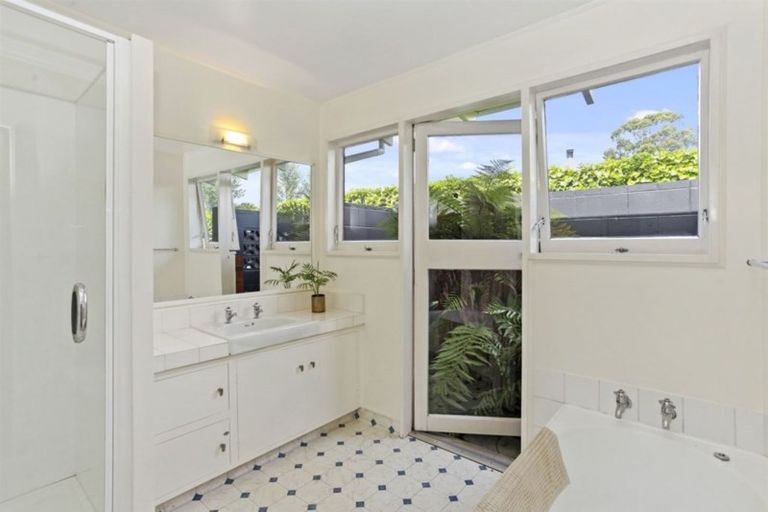 Photo of property in 49 Westburn Terrace, Burnside, Christchurch, 8041