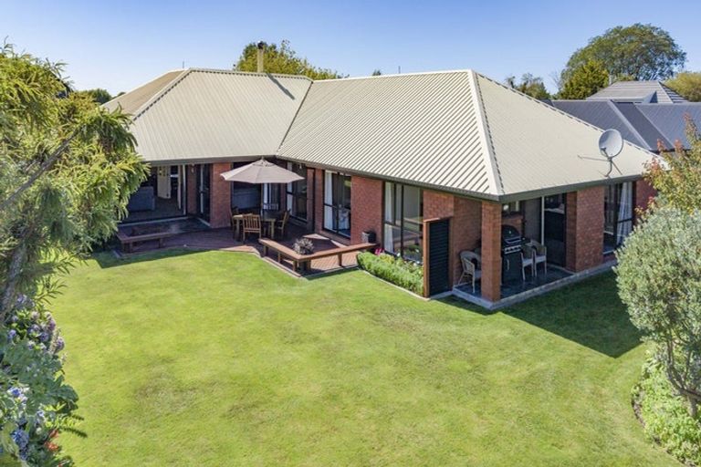 Photo of property in 5 Hinton Place, Rangiora, 7400