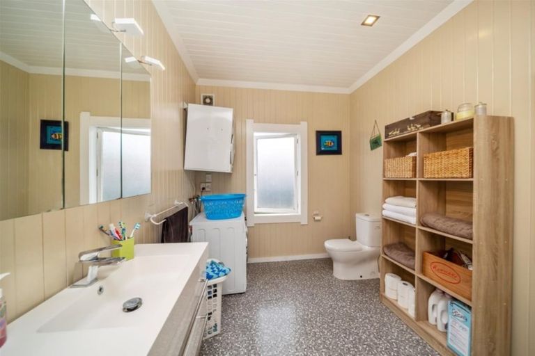 Photo of property in 19 Burns Street, Hawera, 4610