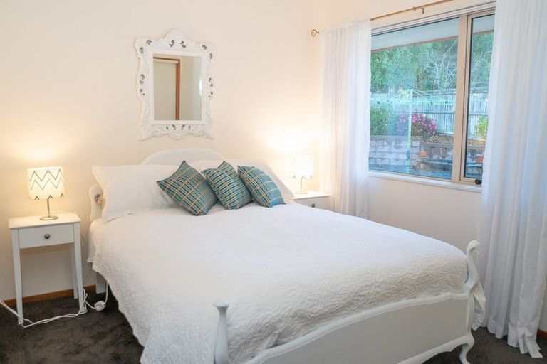 Photo of property in 21 Highcrest Heights, Westmorland, Christchurch, 8025