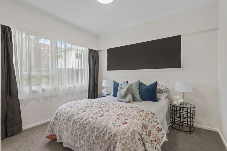 Photo of property in 7 Kathleen Street, Totara Vale, Auckland, 0627