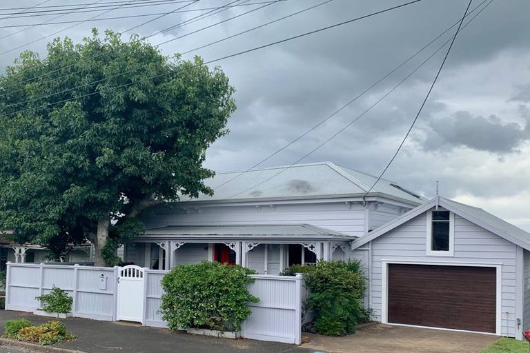 Photo of property in 14 Domain Street, Devonport, Auckland, 0624