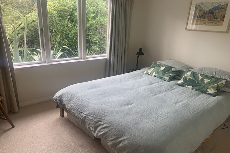 Photo of property in 17 Randwick Road, Northland, Wellington, 6012