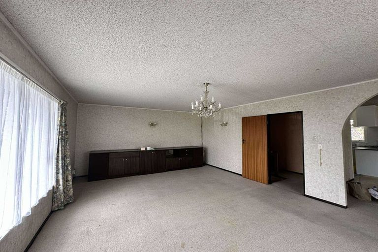 Photo of property in 1 Bishops Glen, Tawa, Wellington, 5028