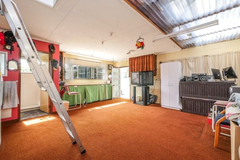 Photo of property in 11 Monowai Road, Ravensbourne, Dunedin, 9022