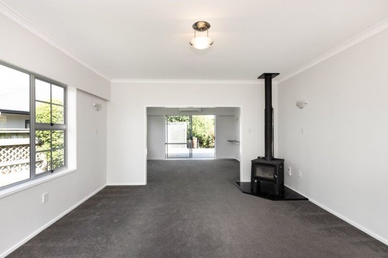 Photo of property in 114 Avondale Road, Taradale, Napier, 4112