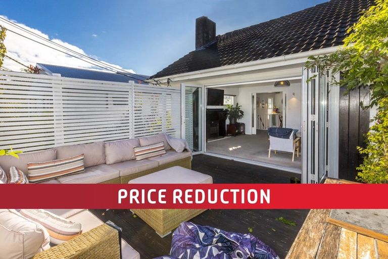 Photo of property in 44 Dowling Grove, Silverstream, Upper Hutt, 5019