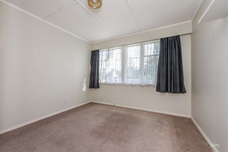 Photo of property in 1258 High Street, Taita, Lower Hutt, 5011