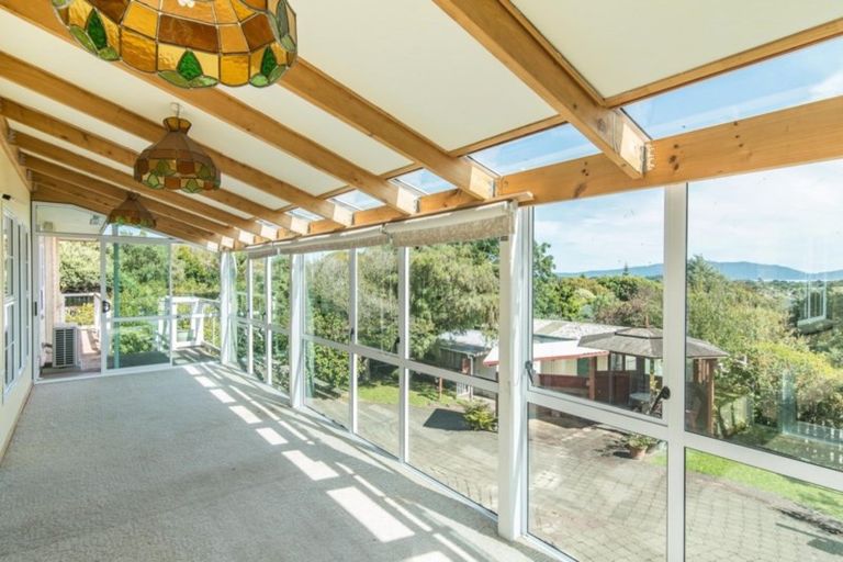 Photo of property in 14 Huia Street, Waikanae, 5036