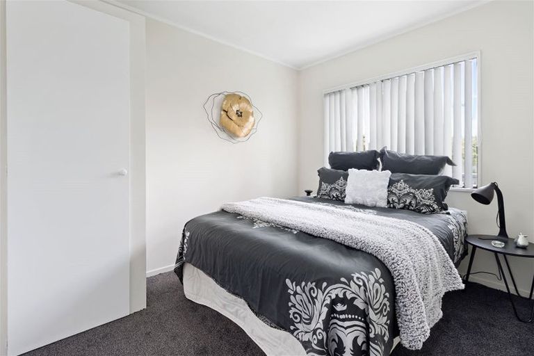 Photo of property in 2/13 John Street, Mangere East, Auckland, 2024