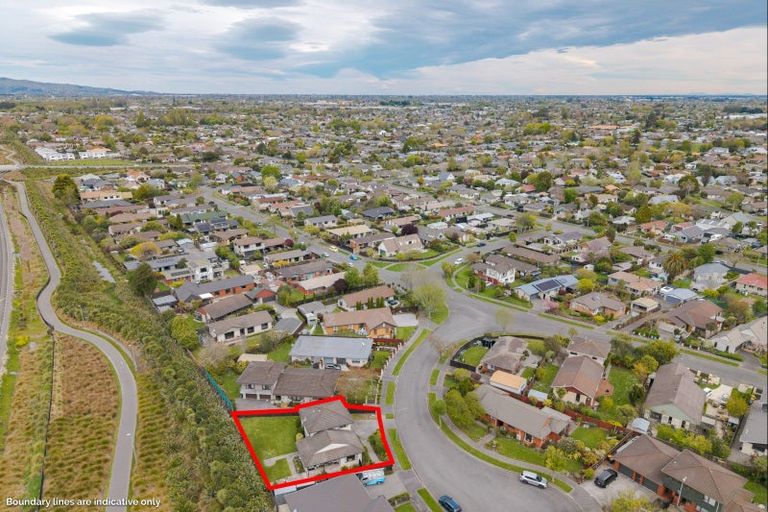 Photo of property in 8 Langham Place, Redwood, Christchurch, 8051