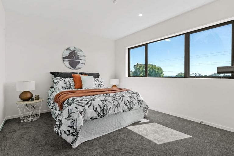 Photo of property in 3/22 Cherry Tree Place, Massey, Auckland, 0614