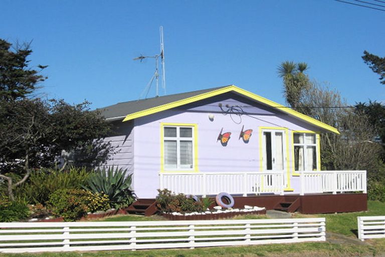 Photo of property in 635 Waitarere Beach Road, Waitarere Beach, Levin, 5510