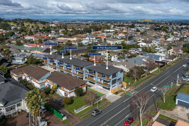 Photo of property in 1/24 Pah Road, Cockle Bay, Auckland, 2014