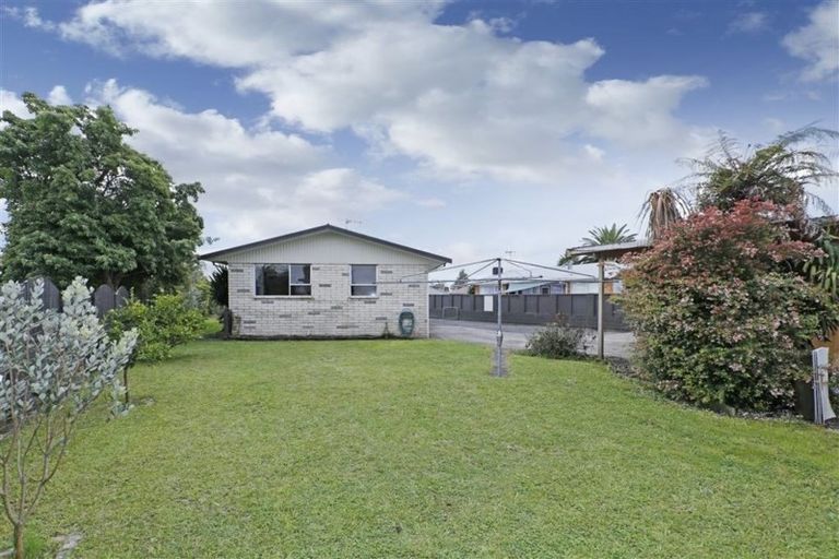 Photo of property in 18 Oakfield Crescent, Pukete, Hamilton, 3200