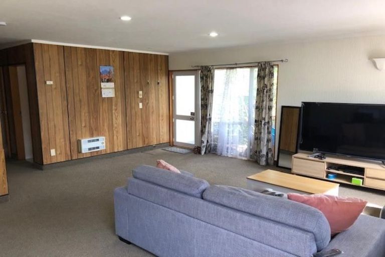 Photo of property in 2/78 Naenae Road, Naenae, Lower Hutt, 5011