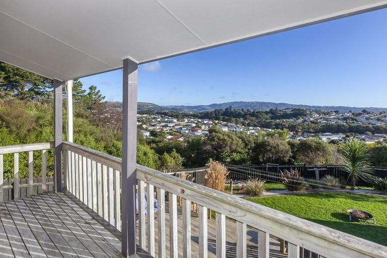 Photo of property in 22 Staysail Place, Whitby, Porirua, 5024