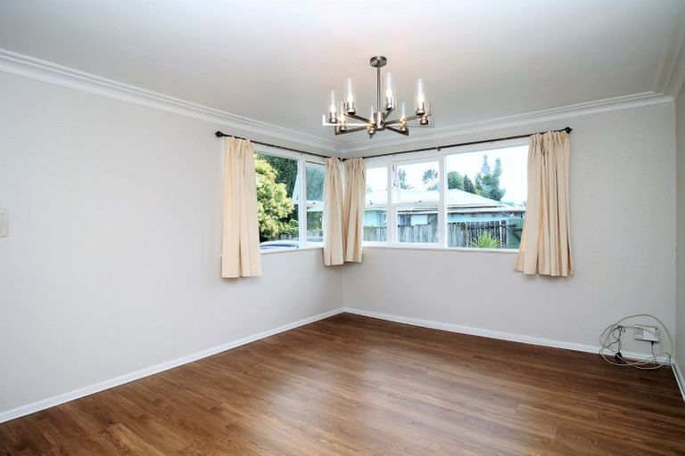Photo of property in 17 Surrey Street, Manurewa, Auckland, 2102