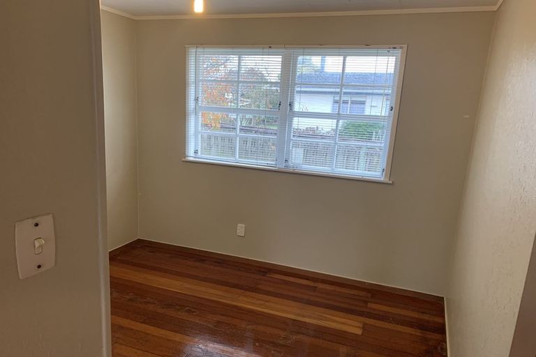 Photo of property in 5 Newland Grove, Henderson, Auckland, 0610