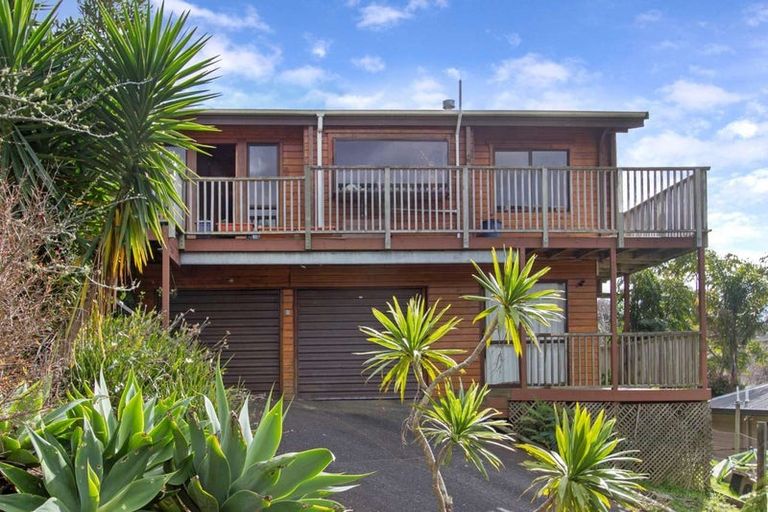 Photo of property in 2/87 Haseler Crescent, Howick, Auckland, 2014